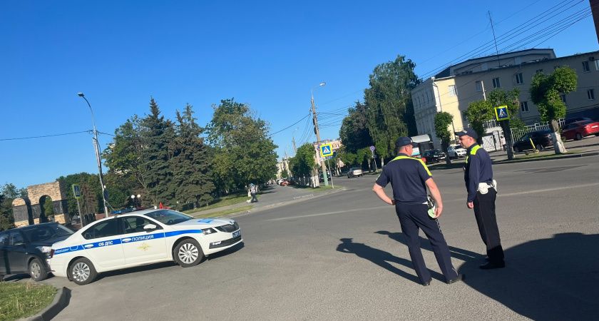 Водителям с многолетним стажем придется пересдавать права с 1 июня 2025 - условия