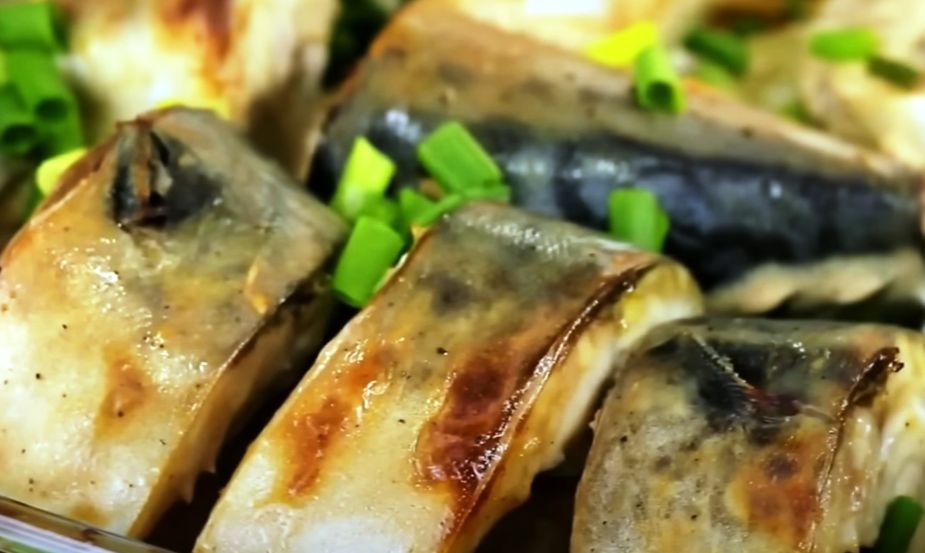 Секрет нежной скумбрии в духовке, который преобразит ваш ужин