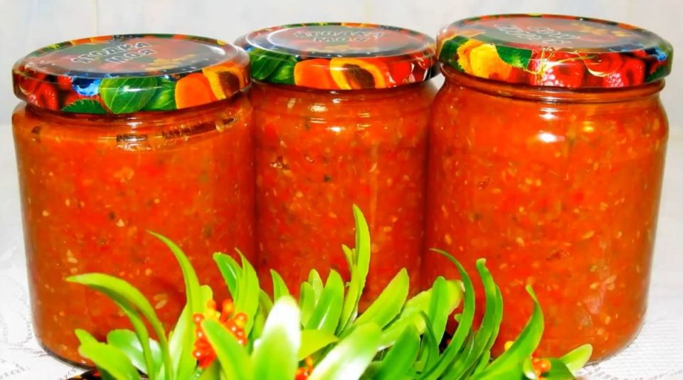 Неповторимая аджика с изюминкой: не просто приправа, а кулинарное произведение искусства