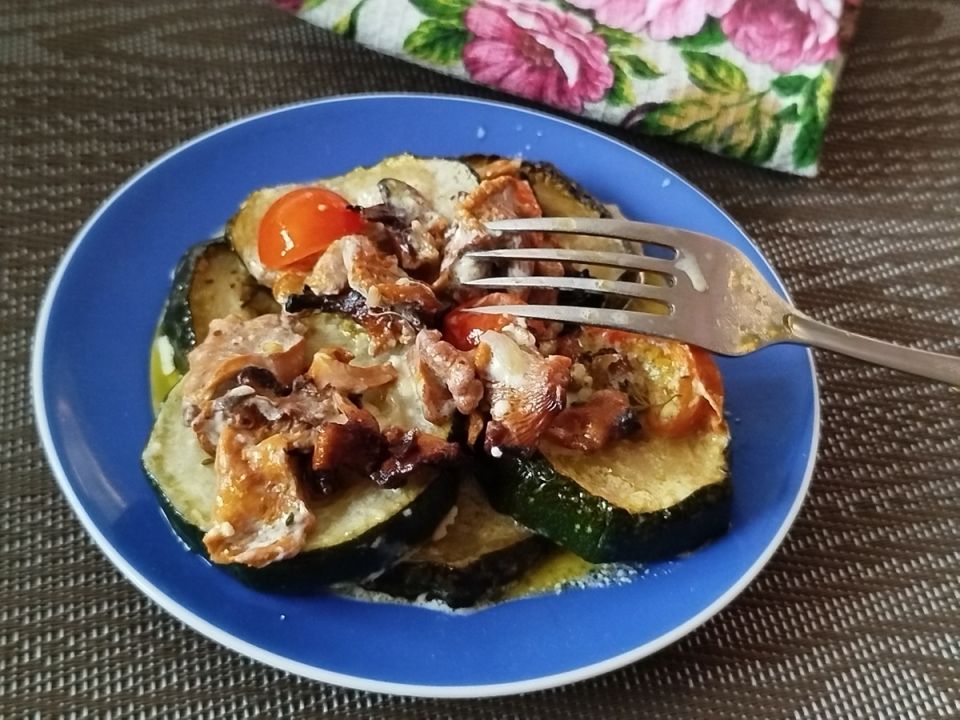 Грибы с кабачками в духовке: легко и вкусно даже зимой