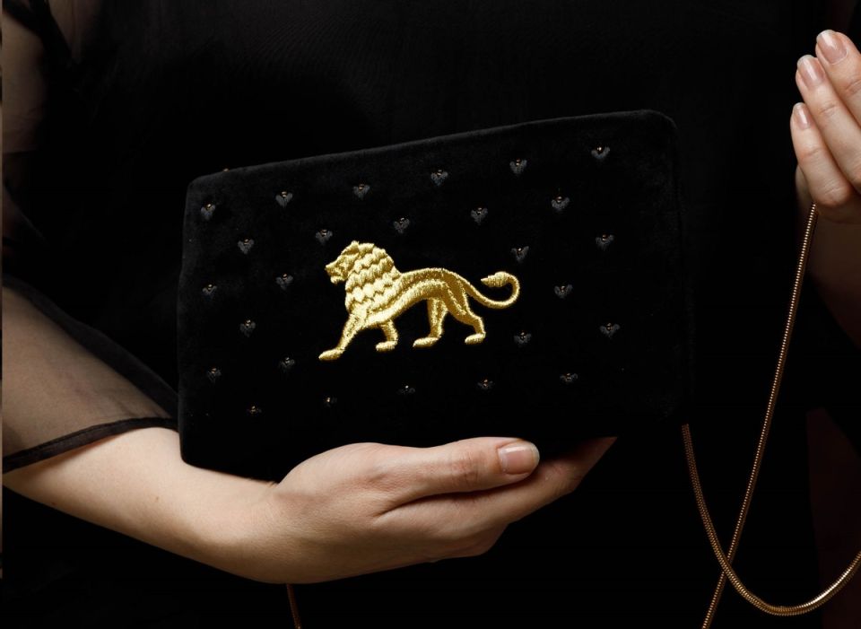 Как семейный бренд оживляет древнее искусство золотного шитья