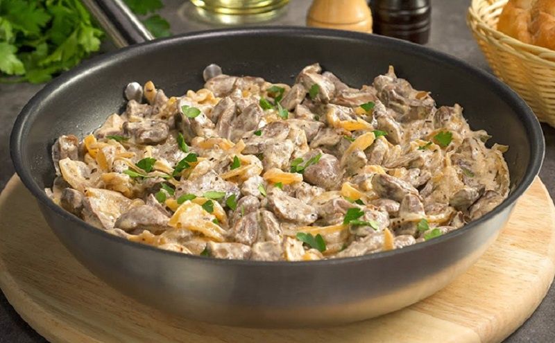 Куриные сердечки в сливочном соусе: мягкость и деликатность вкуса