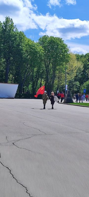     15:00
