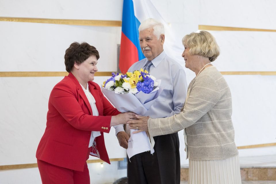 Крепкая семья — сильная страна