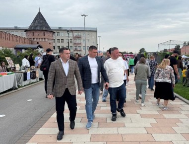 Евгений Смолянинов поздравил тульскую молодежь с праздником