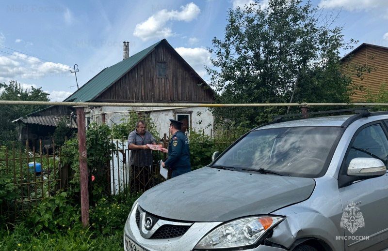 В Ефремове и Кимовске спасатели провели подворовые обходы и беседы с жителями