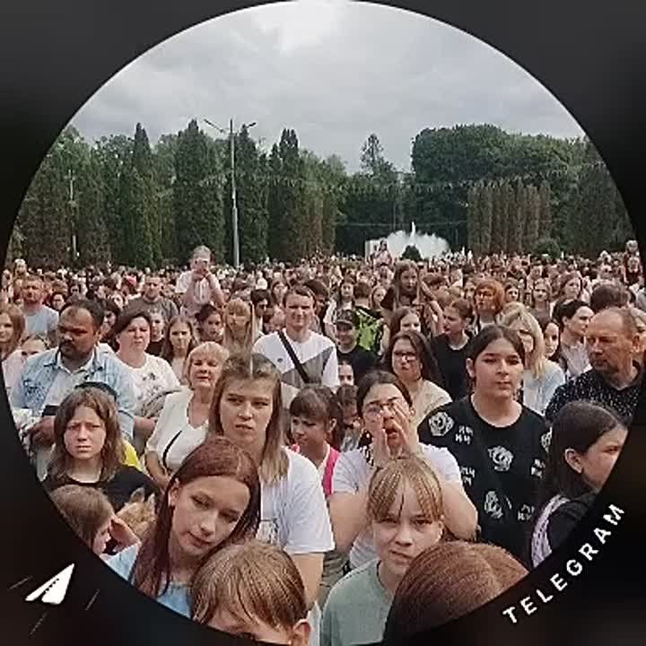       ,    -