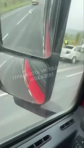 На Калужском шоссе столкнулись Lada и большегруз