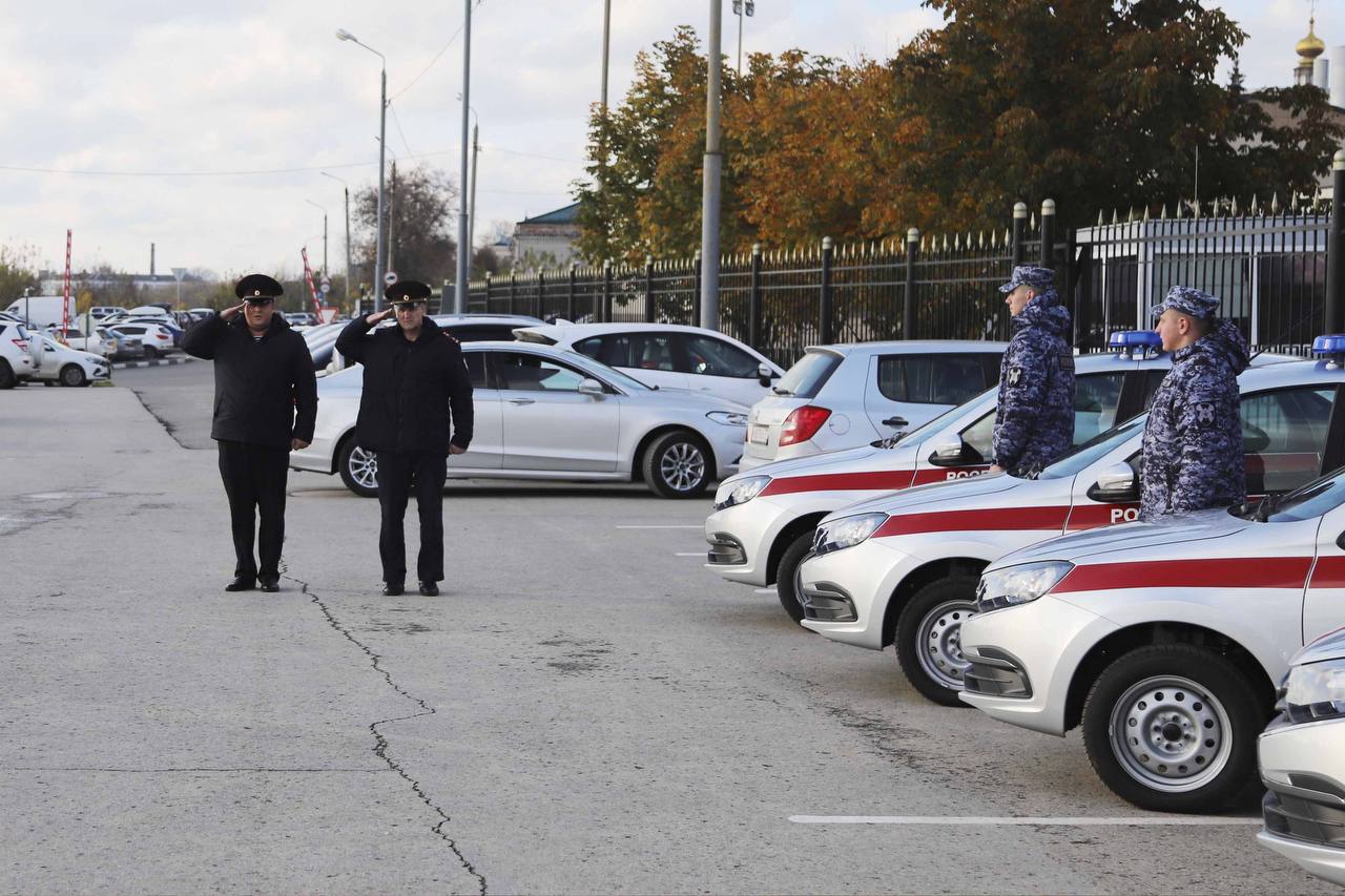 Новые служебные автомобили получили подразделения вневедомственной охраны Росгвардии в Туле Новые служебные автомобили получили подразделения вневедомственной охраны Росгвардии в Туле