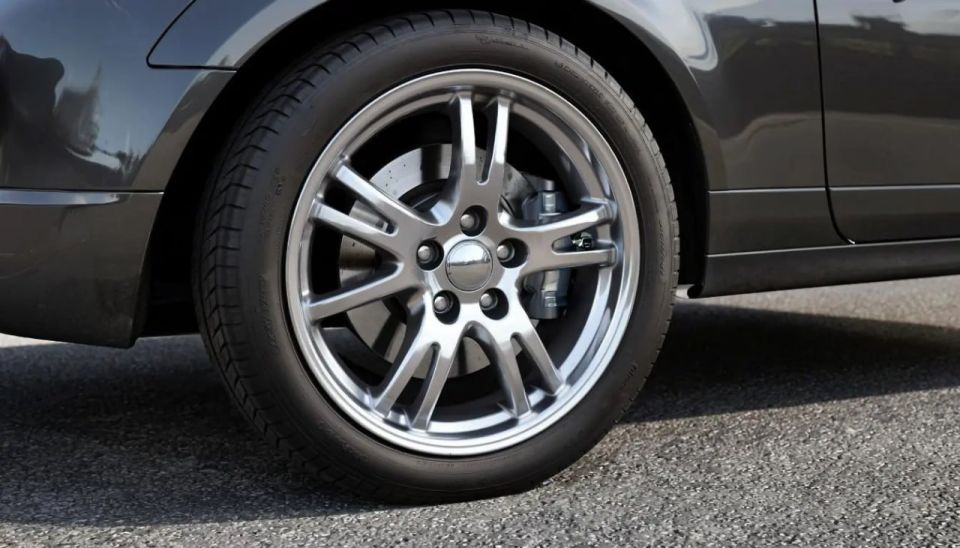 Синоптики назвали оптимальное время для «переобувки» машины