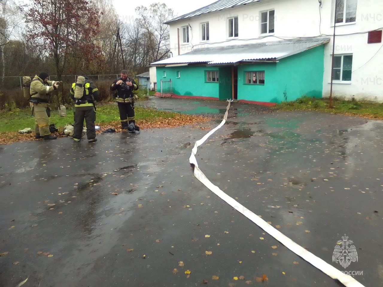 Пожарно-тактические учения прошли в одной из школ Арсеньевского района Пожарно-тактические учения прошли в одной из школ Арсеньевского района