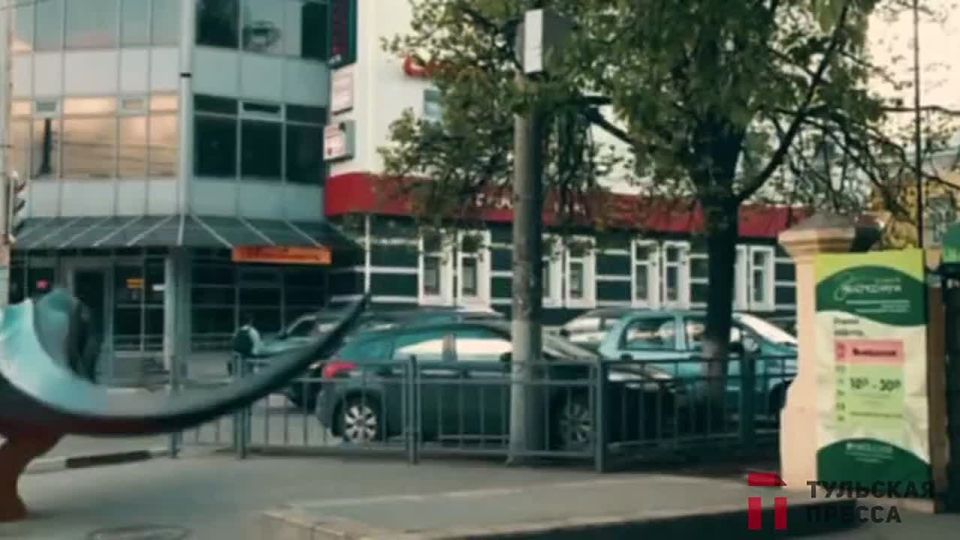 В центре Тулы украли пряник, а тираннозавр Серпентина Юрьевна сбежала из экзотариума, и это не все