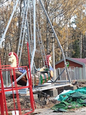 Похоже, в новом сезоне парк порадует новыми аттракционами