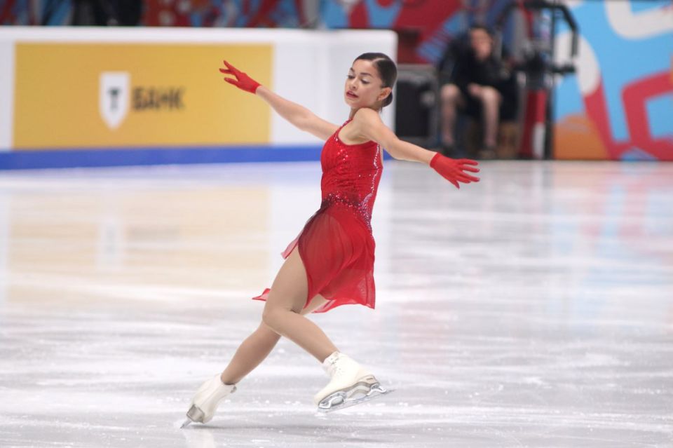 Петросян выиграла этап Гран-при, несмотря на падение с четверного прыжка