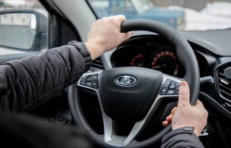 Рано утром 26 октября в Туле неизвестный протаранил несколько припаркованных автомобилей