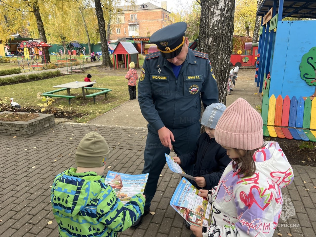 В Кимовском районе сотрудники МЧС России проинструктировали более 750 жителей В Кимовском районе сотрудники МЧС России проинструктировали более 750 жителей