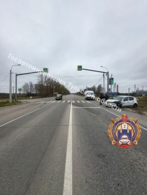 27 октября в 11:25 на 18-ом километре автодороги «Золотое кольцо», Ленинского района городского округа города Тулы, мужчина 1963 года рождения, управляя автомобилем «Рено Сандеро», по предварительной информации, не справился...
