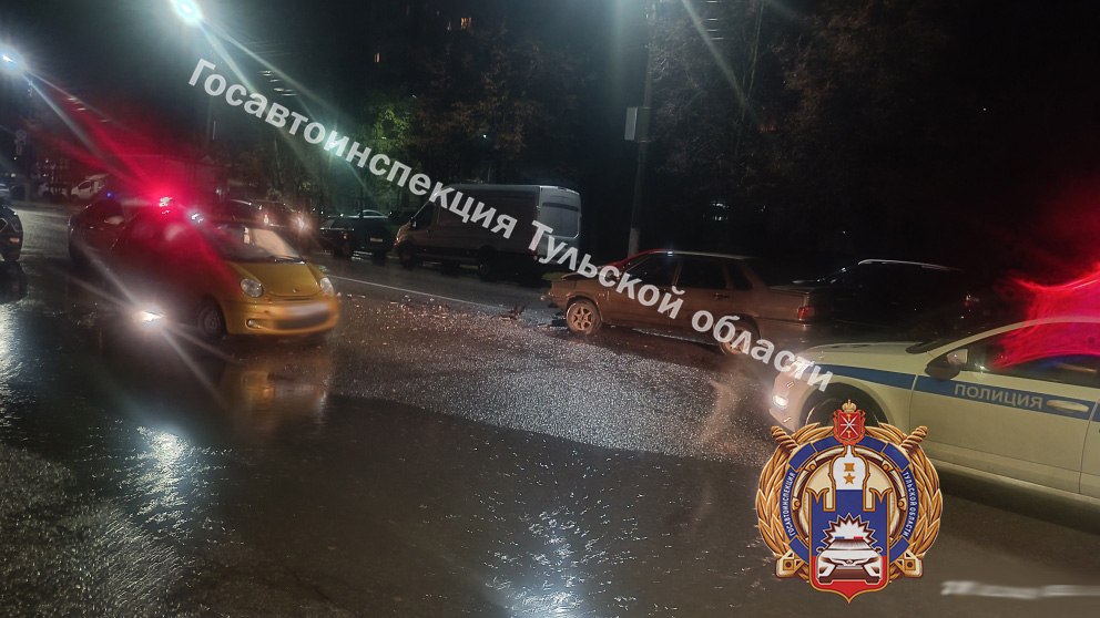 27 октября в 11:25 на 18-ом километре автодороги «Золотое кольцо», Ленинского района городского округа города Тулы, мужчина 1963 года рождения, управляя автомобилем «Рено Сандеро», по предварительной информации, не справился... 27 октября в 11:25 на 18-ом километре автодороги «Золотое кольцо», Ленинского района городского округа города Тулы, мужчина 1963 года рождения, управляя автомобилем «Рено Сандеро», по предварительной информации, не справился...