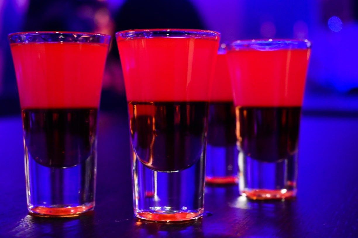 Пить можно будет только с 21 года? В России хотят поднять возраст продажи алкоголя