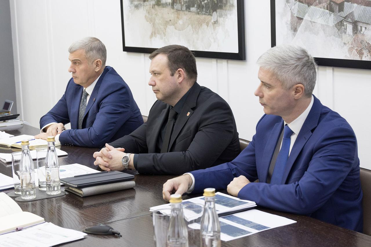 Дмитрий Миляев обсудил со Светланой Воскресенской вопросы развития дорожного хозяйства Дмитрий Миляев обсудил со Светланой Воскресенской вопросы развития дорожного хозяйства