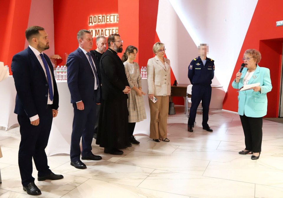 Алексей Эрк и депутаты Тульской городской Думы приняли участие в открытии выставки «Во все времена. Медики на фронтах войны» Алексей Эрк и депутаты Тульской городской Думы приняли участие в открытии выставки «Во все времена. Медики на фронтах войны»