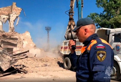 #ЛицаМЧС. Лучший офицер спасательных воинских формирований МЧС России 2025 года Сегодня в нашей рубрике спасатель Александр Романов, который признан лучшим офицером спасательных воинских формирований МЧС России в 2025 году