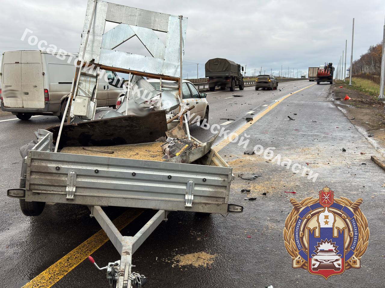 29 октября в 15:20 на 183-ем километре автодороги М-4 « Дон» Веневского района Тульской области, мужчина 1985 года рождения, управляя автомобилем «Джили Моджаро», по предварительной информации, не справился с управлением...