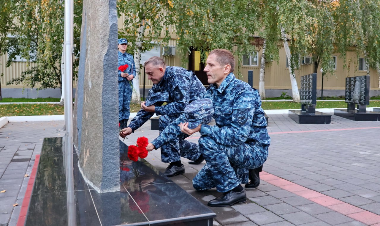 Начальник УМВД России по Тульской области Андрей Даценко посетил место дислокации тульских полицейских в составе Временной оперативной группировки на Северном Кавказе Начальник УМВД России по Тульской области Андрей Даценко посетил место дислокации тульских полицейских в составе Временной оперативной группировки на Северном Кавказе