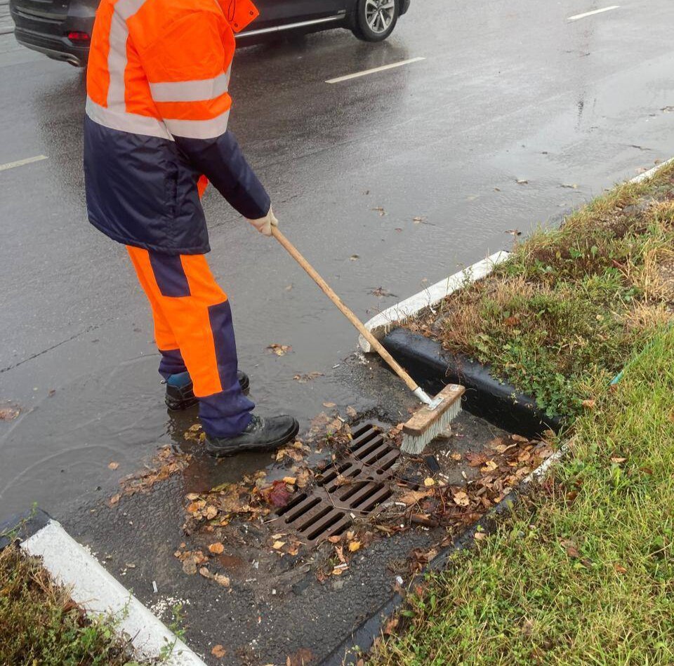 В Туле ведется прочистка ливневок В Туле ведется прочистка ливневок