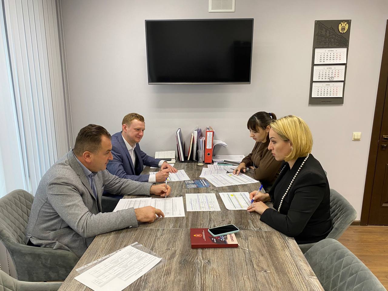 31 октября Министр транспорта и дорожного хозяйства Тульской области Светлана Воскресенская провела ряд совещаний с главами муниципальных образований 31 октября Министр транспорта и дорожного хозяйства Тульской области Светлана Воскресенская провела ряд совещаний с главами муниципальных образований