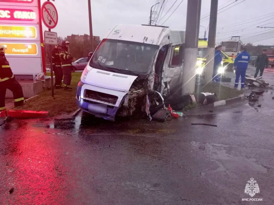 Страшное ДТП произошло в Туле: четыре человека погибли, 19 пострадали из-за столкновения трамвая, двух маршруток и легковушки