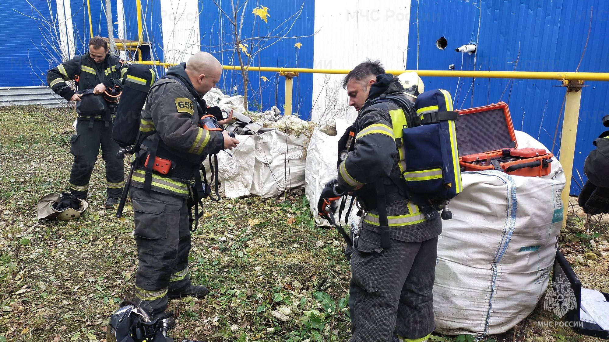 Веневские спасатели провели учения в производственном здании Веневские спасатели провели учения в производственном здании