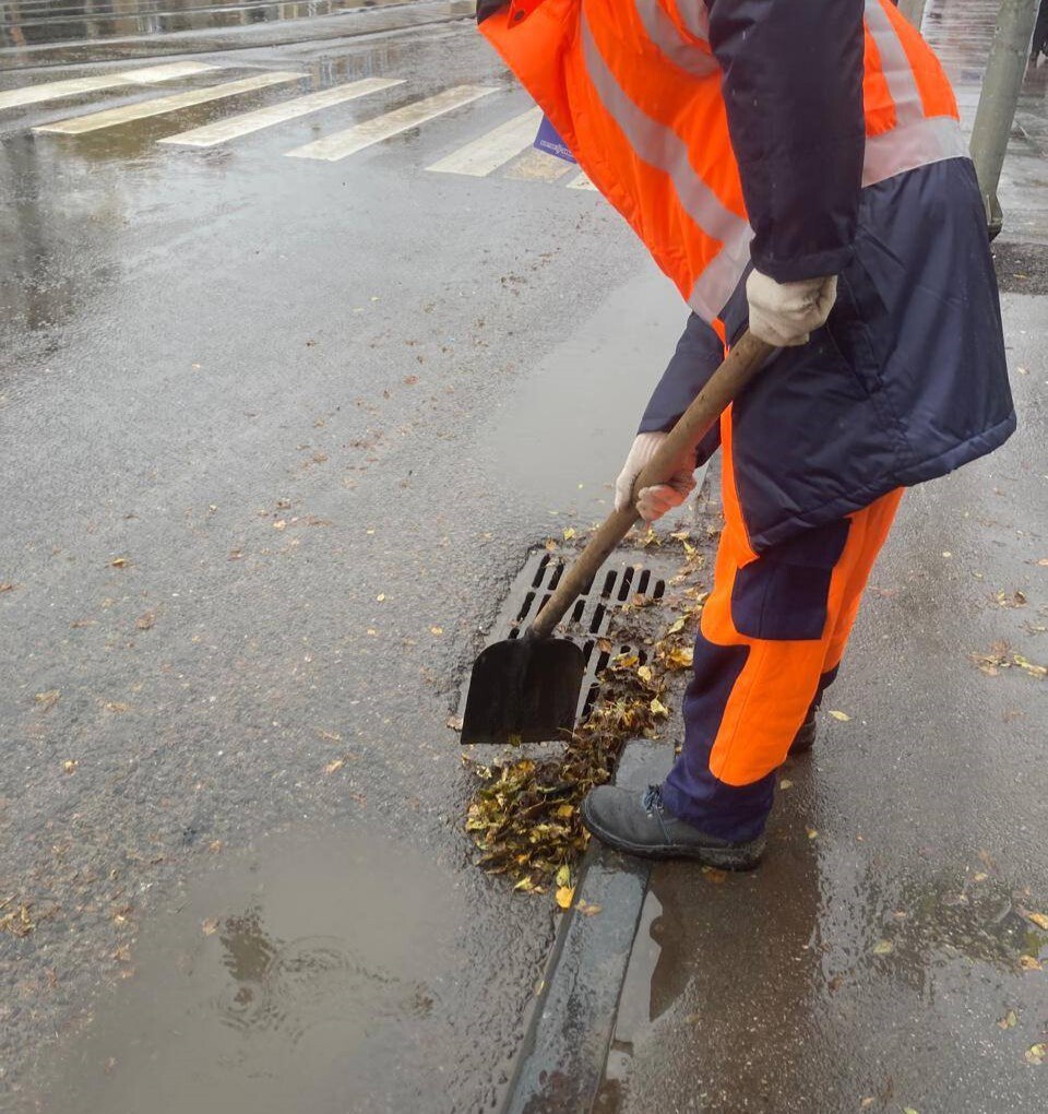 В Туле ведется прочистка ливневок В Туле ведется прочистка ливневок