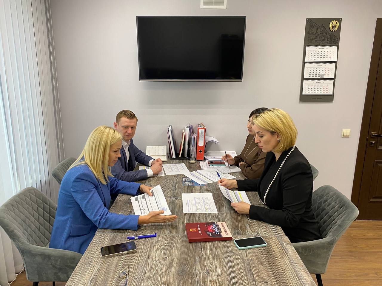 31 октября Министр транспорта и дорожного хозяйства Тульской области Светлана Воскресенская провела ряд совещаний с главами муниципальных образований 31 октября Министр транспорта и дорожного хозяйства Тульской области Светлана Воскресенская провела ряд совещаний с главами муниципальных образований