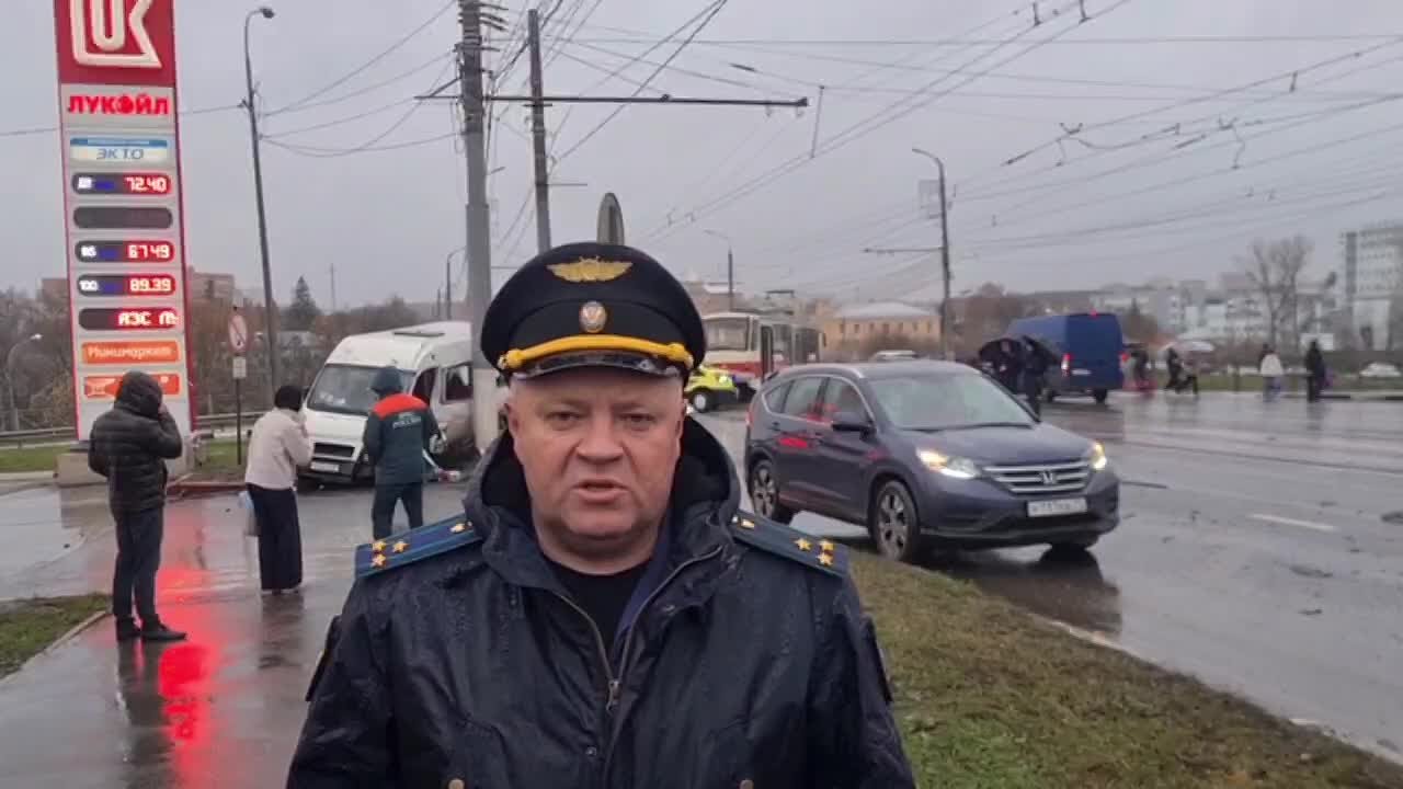 Прокуратура Тульской области контролирует установление всех обстоятельства ДТП с участием двух маршрутных транспортных средств и трамвая, перевозивших пассажиров, произошедшего сегодня утром в районе дома № 2 на ул....