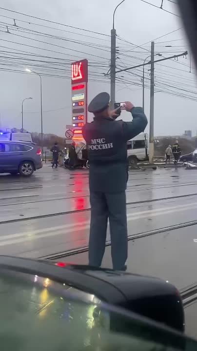 Четыре человека погибли и как минимум 15 пострадали при столкновении трамвая, двух маршруток и легковушки в Туле