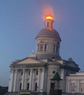 По поводу очередного "крестопада" в московском метро , уже после принятия федерального закона, запретившего изображать культовые здания без религиозных символов