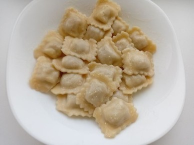 У пельменей будет незабываемый вкус: 3 ингредиента для аромата от опытных кулинаров