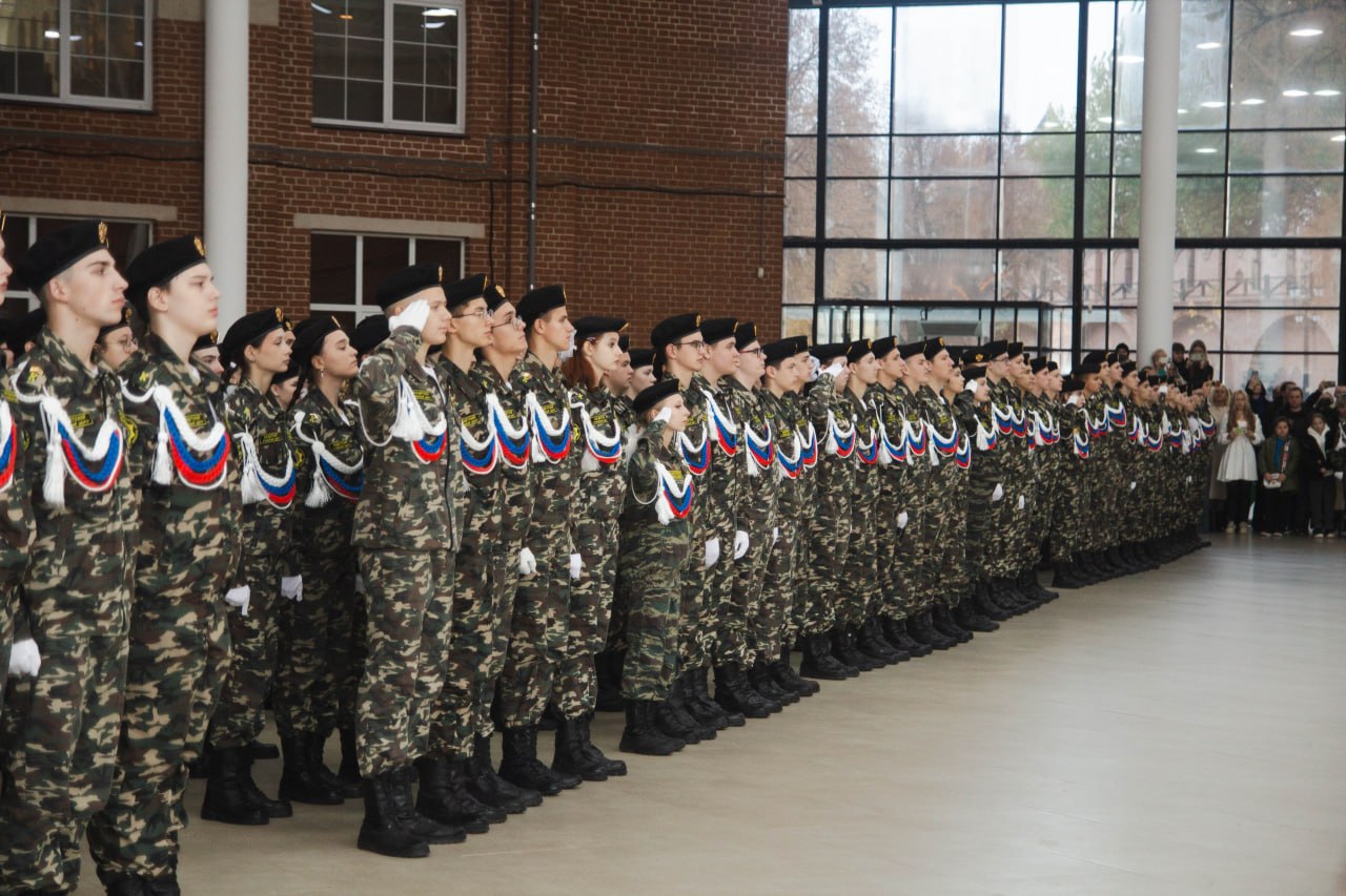 Руководство регионального УМВД поздравило кадетов Юридического полицейского колледжа с торжественным обещанием верности служения Отечеству Руководство регионального УМВД поздравило кадетов Юридического полицейского колледжа с торжественным обещанием верности служения Отечеству