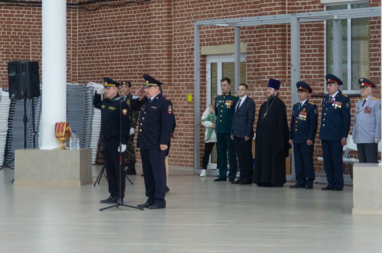 Руководство регионального УМВД поздравило кадетов Юридического полицейского колледжа с торжественным обещанием верности служения Отечеству Руководство регионального УМВД поздравило кадетов Юридического полицейского колледжа с торжественным обещанием верности служения Отечеству