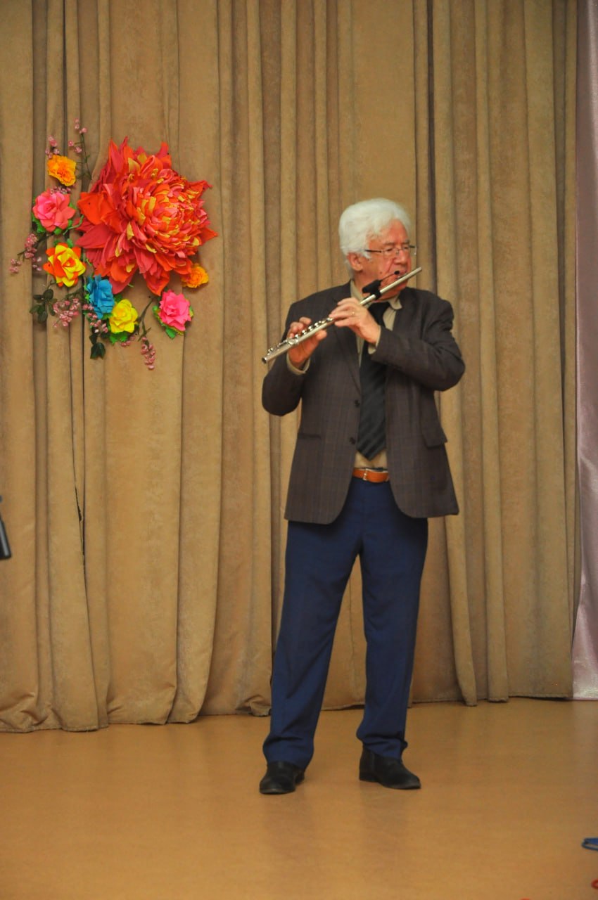 Артисты Культурного центра УМВД провели праздничный концерт ко Дню народного единства для дома престарелых Артисты Культурного центра УМВД провели праздничный концерт ко Дню народного единства для дома престарелых