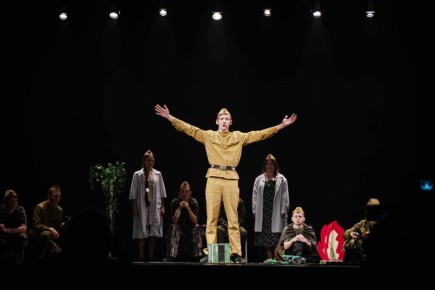 Помнить прошлое ради будущего: в тульском ТЮЗе проходит фестиваль любительского театра