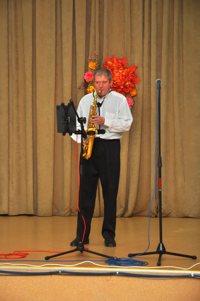 Артисты Культурного центра УМВД провели праздничный концерт ко Дню народного единства для дома престарелых Артисты Культурного центра УМВД провели праздничный концерт ко Дню народного единства для дома престарелых