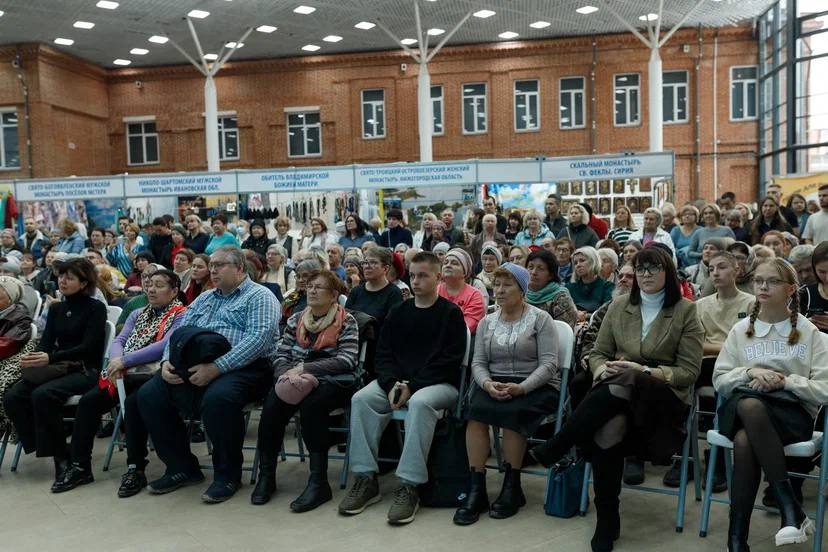 Роман Голованов: Спасибо, родные сердца. Как дорого увидеться без телефонов и посмотреть друг другу в глаза Роман Голованов: Спасибо, родные сердца. Как дорого увидеться без телефонов и посмотреть друг другу в глаза