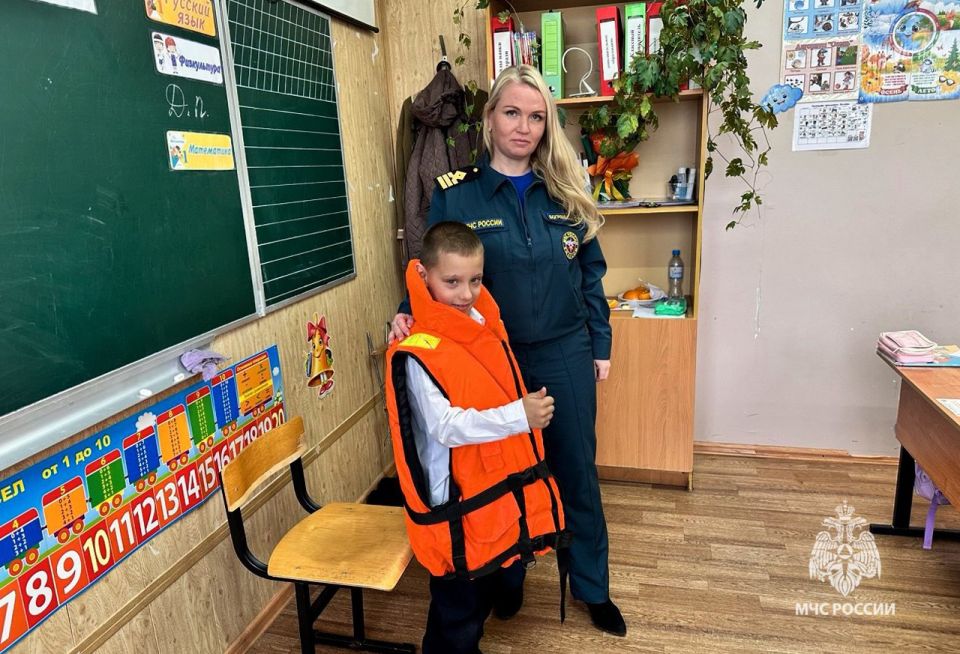 Инспекторы ГИМС МЧС России проводят профилактические мероприятия с детьми