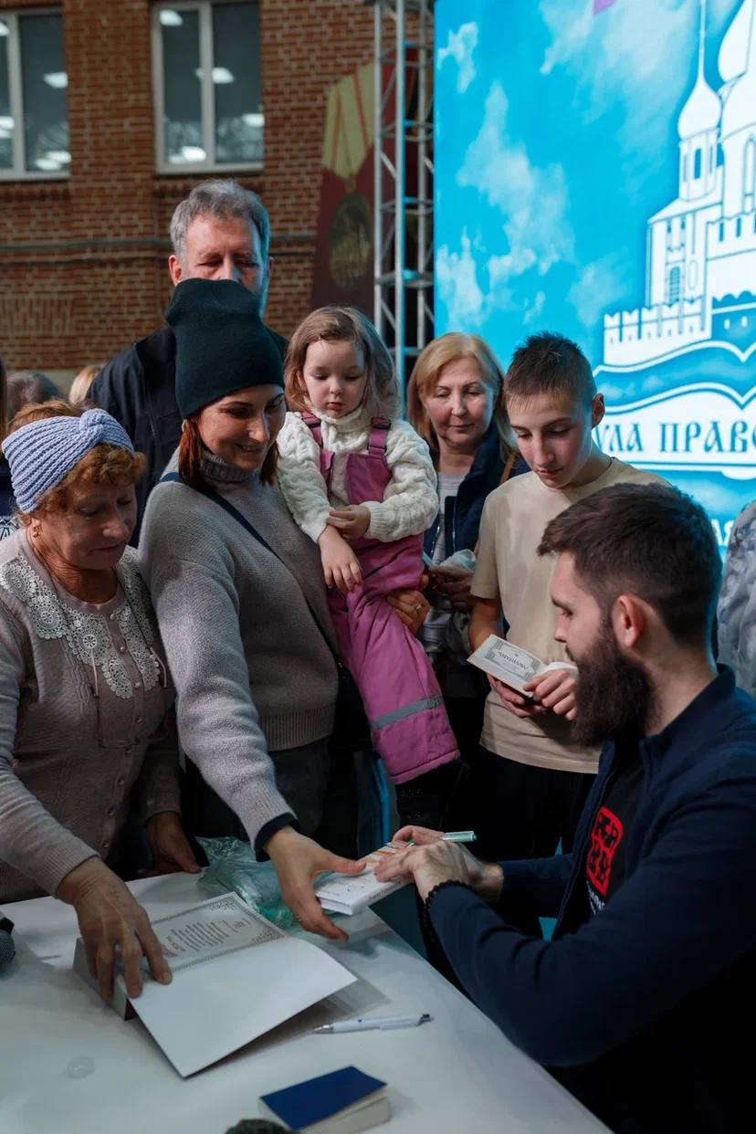 Роман Голованов: Спасибо, родные сердца. Как дорого увидеться без телефонов и посмотреть друг другу в глаза Роман Голованов: Спасибо, родные сердца. Как дорого увидеться без телефонов и посмотреть друг другу в глаза