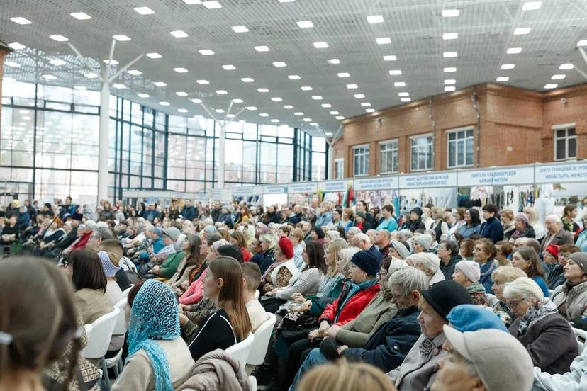 Роман Голованов: Спасибо, родные сердца. Как дорого увидеться без телефонов и посмотреть друг другу в глаза Роман Голованов: Спасибо, родные сердца. Как дорого увидеться без телефонов и посмотреть друг другу в глаза