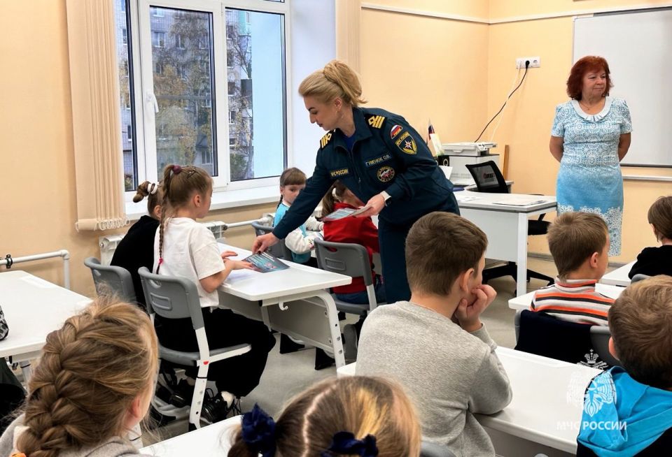 Инспекторы ГИМС МЧС России проводят профилактические мероприятия с детьми Инспекторы ГИМС МЧС России проводят профилактические мероприятия с детьми