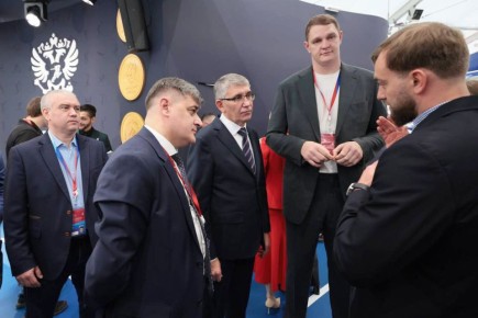 Губернатор Дмитрий Миляев подписал ряд соглашений о развитии физкультуры и спорта в Тульской области