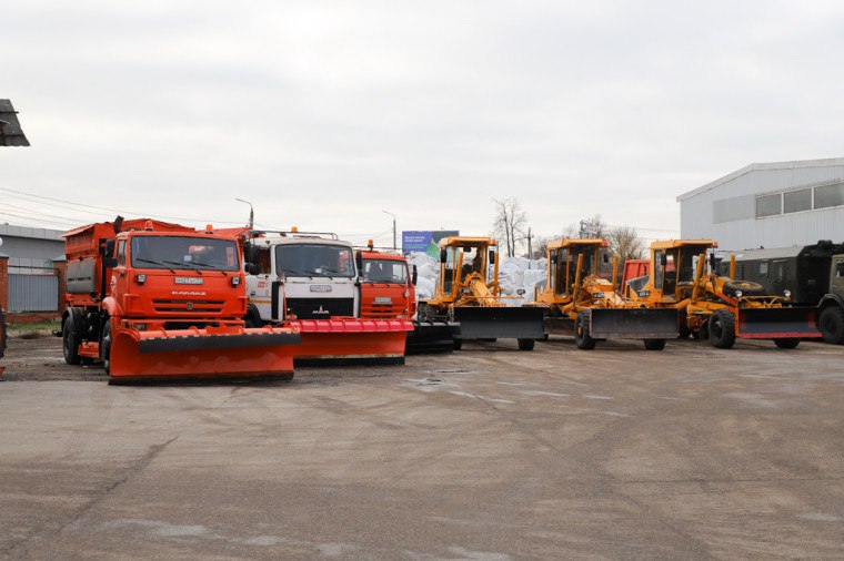 Илья Беспалов: Коммунальная техника областной столицы к зиме готова Илья Беспалов: Коммунальная техника областной столицы к зиме готова